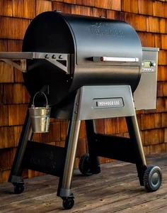 Traeger Ironwood D2 650 Grill - image 2